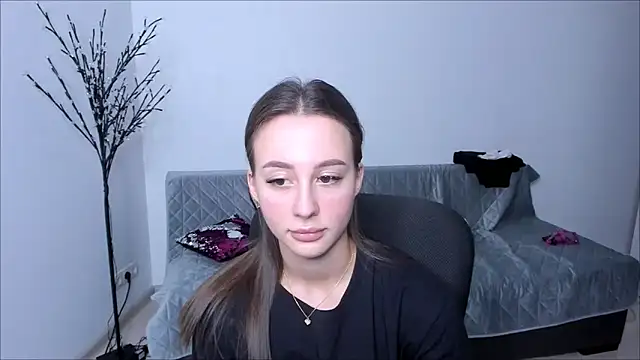 Tina_tin85 Show in webcam
