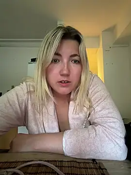 Show modela LauraStarr na web-kameri