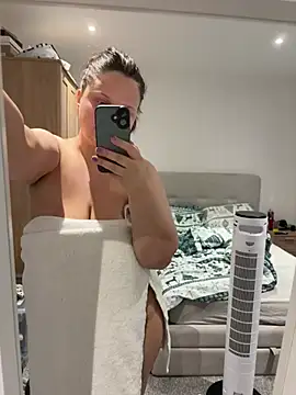 CurvyEllaX Adlı Modelin Canlı XXX Sohbeti
