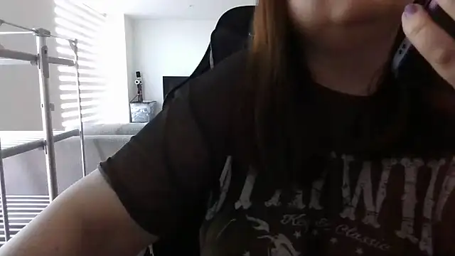 CurvyEllaX Show Webcam