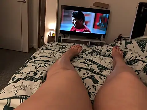 CurvyEllaX – webcam-show