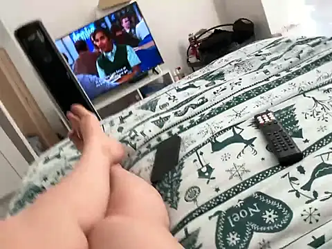 CurvyEllaX's Webcam Show