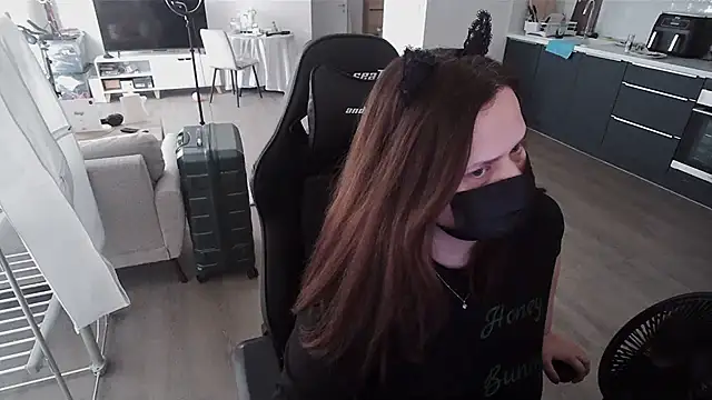 Chat +18 de CurvyEllaX ao vivo