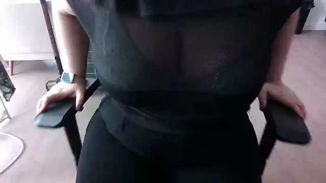 CurvyEllaX's Live XXX Chat