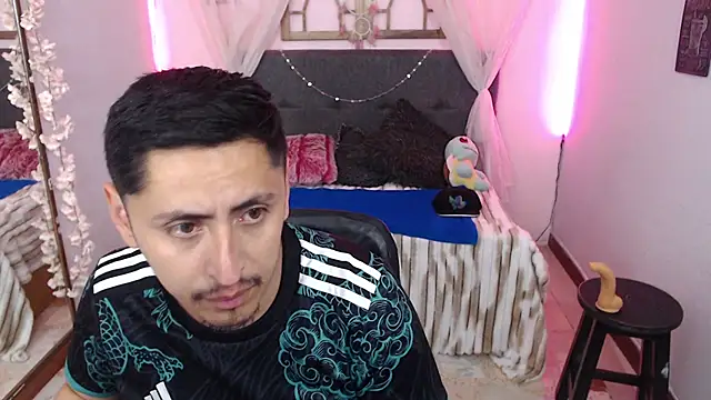 Alexx_levi's Webcam Show