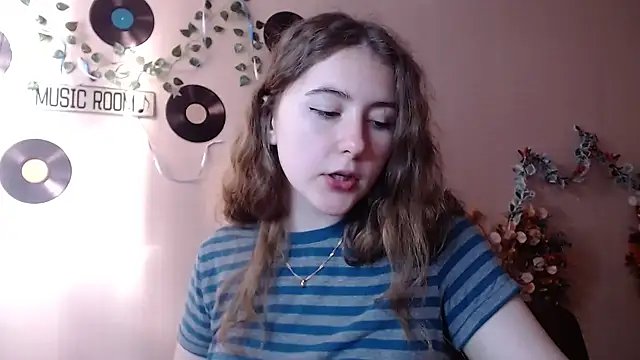 Show modela Crimson_Bite na web-kameri