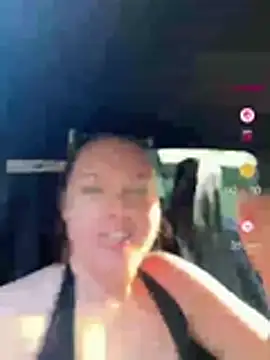 Chat +18 de NeighbourMaeve ao vivo