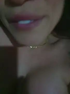 MilabriのライブXXXチャット