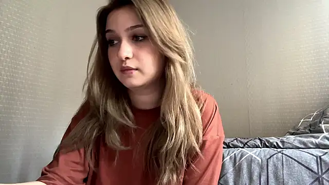 CloudyFoxy webcam show