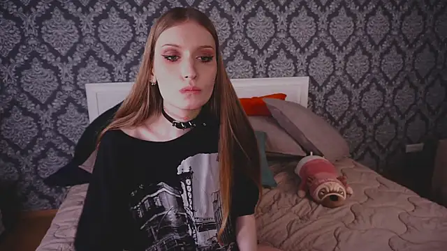 הופעת וובקאם של DuskAmulet