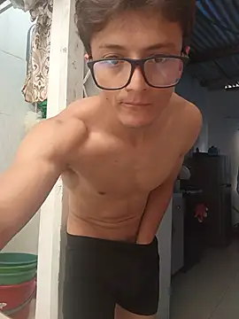 Davitfitnosuke – webcam-show