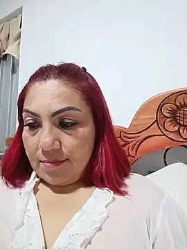 Agata_Traviesa: διαδικτυακό σόου στην κάμερα