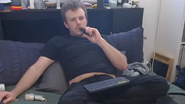 kinkyboipig Show Webcam