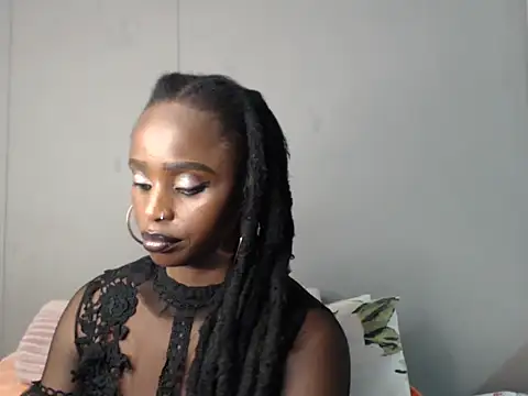 Jah-Queeny Show in webcam
