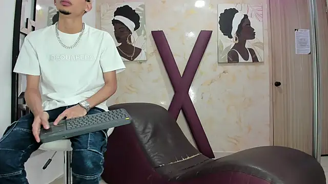 Hot_skinny_guys 在線直播表演