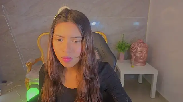 lisa_s1 Adlı Modelin Canlı XXX Sohbeti
