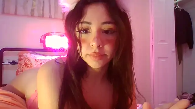 arianababygirl Show in webcam