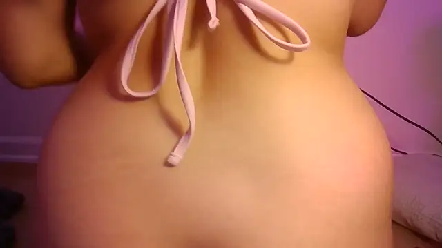 arianababygirl Show in webcam