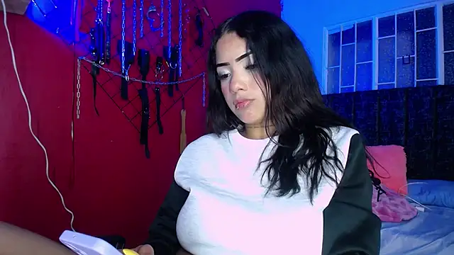 kira_milk1 live XXX chat