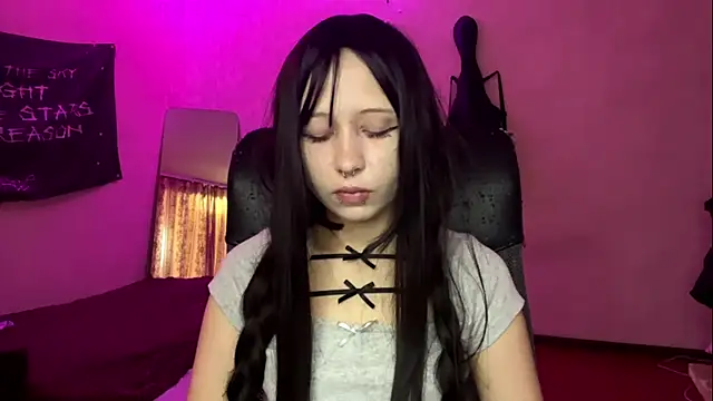 psycholina Adlı Modelin Canlı XXX Sohbeti