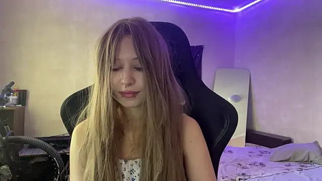 Show modela psycholina na web-kameri