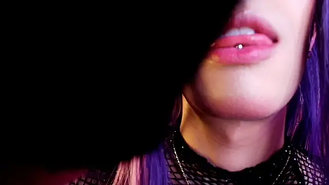 Daphne_Velmont Show in webcam