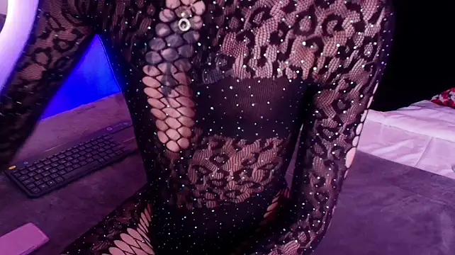 Daphne_Velmont's Webcam Show