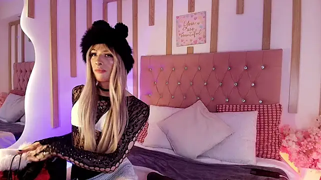 Daphne_Velmont's Webcam Show