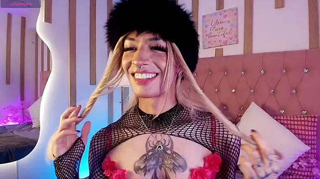 Daphne_Velmont's Webcam Show