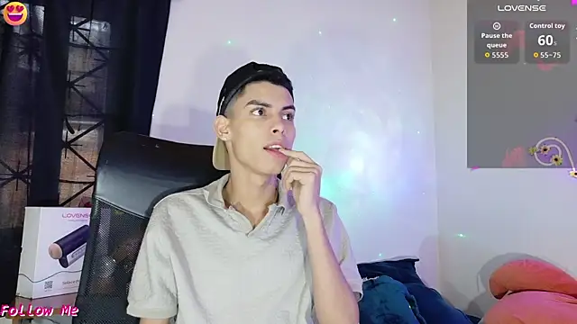 Show modela Philips_Jhon na web-kameri