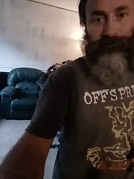Pertunjukan Kamera Web BeardMadeMeDoIt
