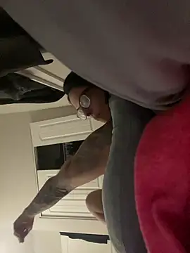 HumbleHottie Show in webcam