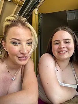Sashavanee's Webcam Show