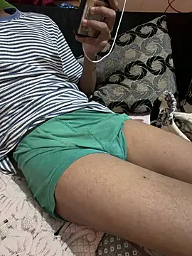 samyuthtwink: διαδικτυακό σόου στην κάμερα