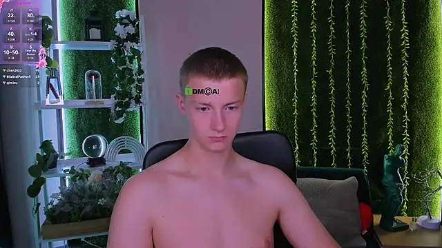 הופעת וובקאם של noah_nero