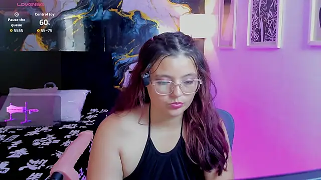 Show modela Miss_Kloee na web-kameri