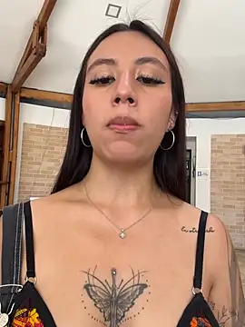צ'אט XXX בשידור חי של IvyDove