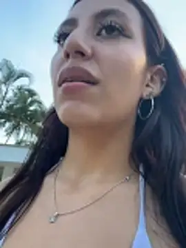 IvyDove Show in webcam