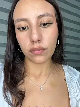 Show modela IvyDove na web-kameri