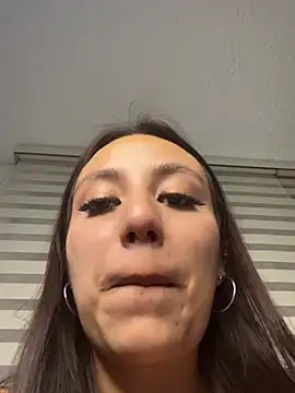 IvyDove Show in webcam