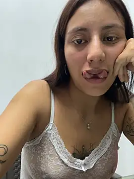 IvyDove Live XXX-chat