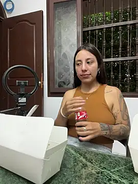 IvyDove live XXX chat