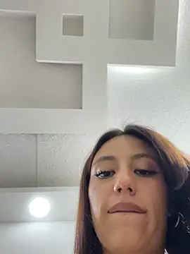 IvyDove Adlı Modelin Web Kamerası Şovu