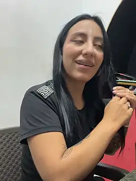 צ'אט XXX בשידור חי של IvyDove