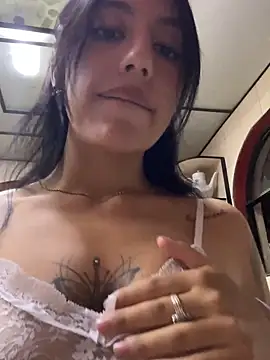 دردشة IvyDove الجنسية المباشرة