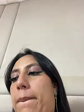 IvyDove Chat XXX in diretta