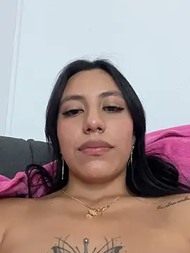 IvyDove live XXX chat