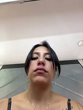 צ'אט XXX בשידור חי של IvyDove