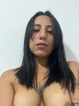Show modela IvyDove na web-kameri