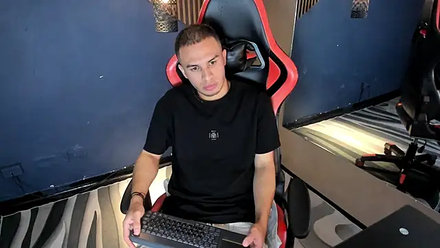 TomasDuqueen Webbikameraesitys